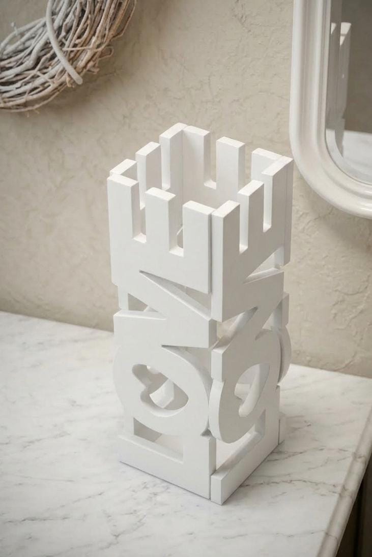 Vase Décoratif "LOVE" Design Ajouré